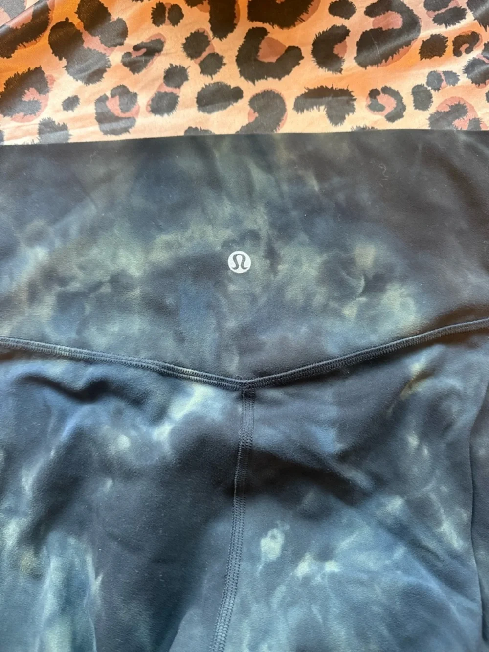 Lululemon Align High-Rise Size 10 Diamond Dye
Graphite Bronze Grey, Green 25” - Picture 9 of 9